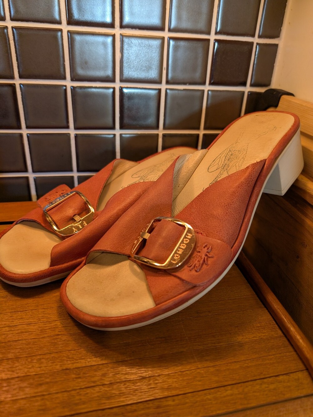 Fly London Elax Haneda Slide,38